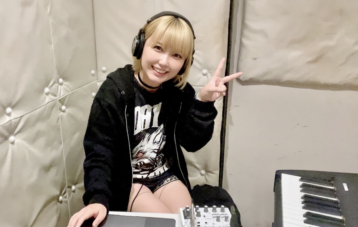 主婦じゃねぇ‼︎アーティストだ‼︎